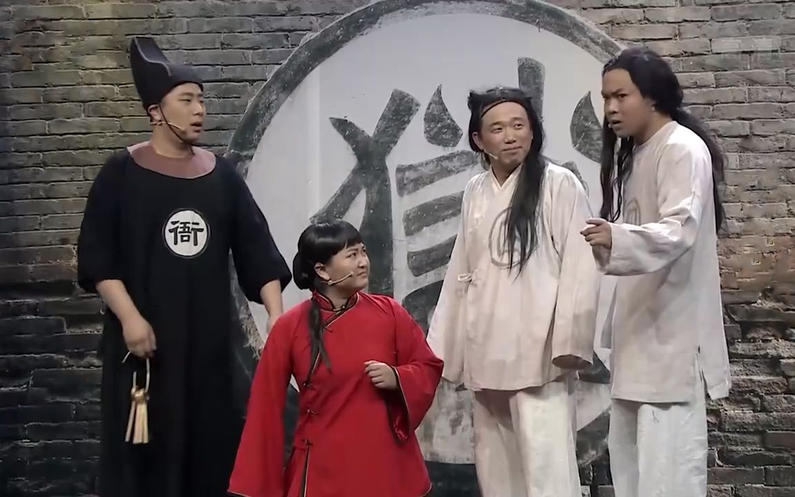 小品《插翅难逃之探监》贾玲色诱牢头救老公,却送了顶绿帽子