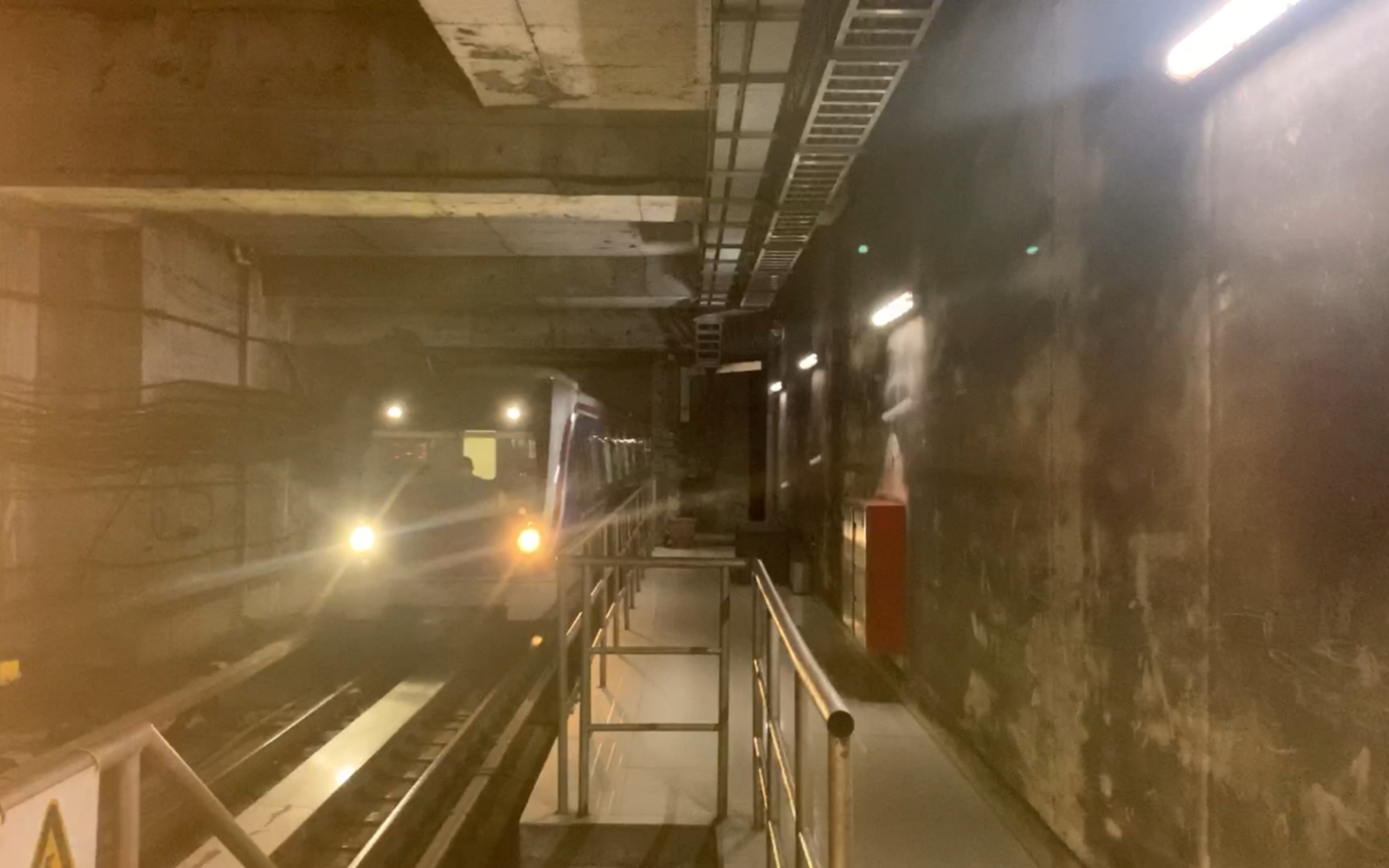 广州地铁6号线进如意坊站