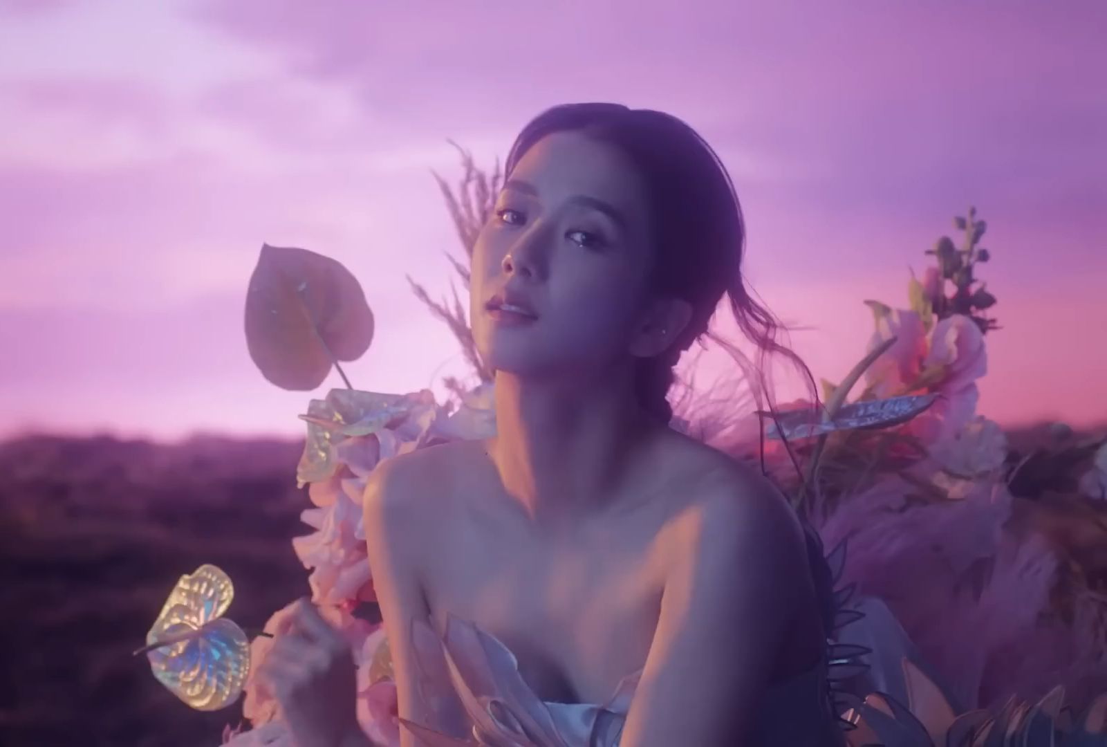 jisoo - me mv