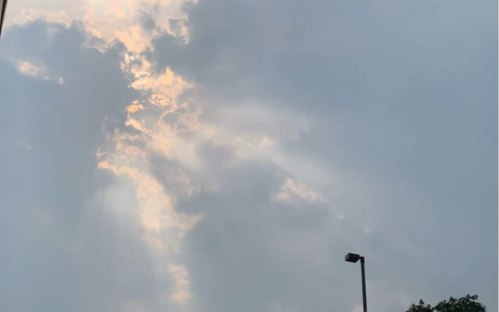 [图]记录一下今天看到的太阳雨