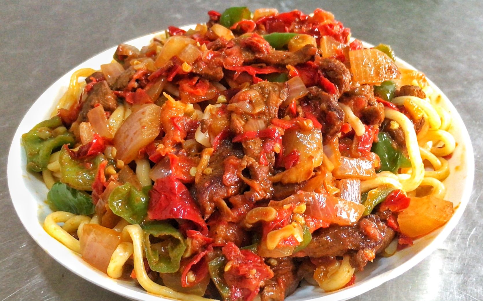 新疆辣皮子拌面,香而不辣攒劲的很,儿娃子的标配,吃了还想吃