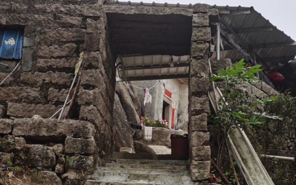 摩旅福建,漳浦县深土镇灶山,山顶葛洪道院后面的神仙洞府值得一看哔哩哔哩bilibili