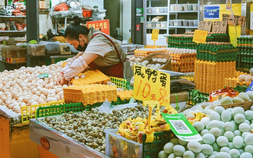 昆明五里多農貿市場2-地下負一層.價格很實惠.