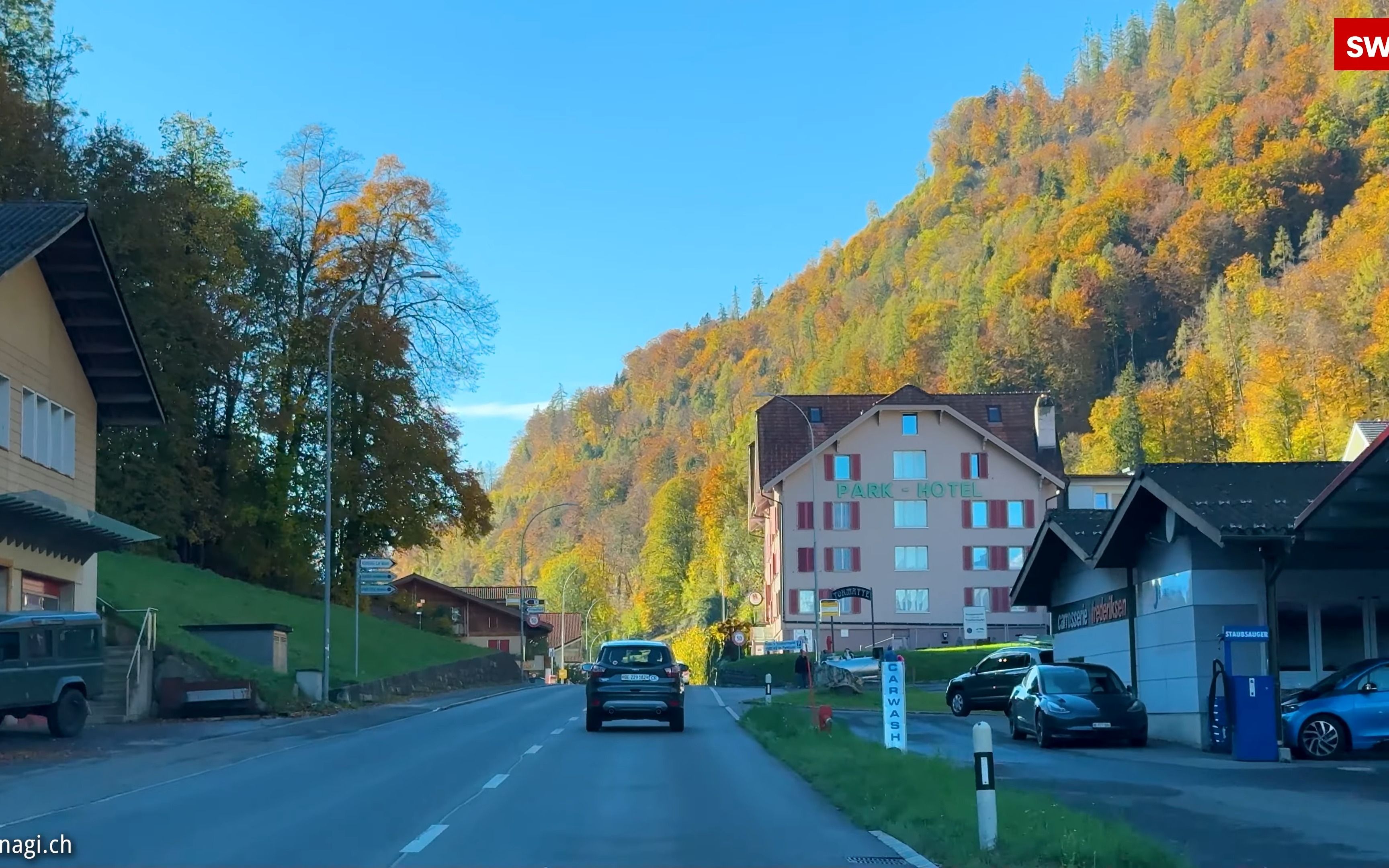 [图]【4k】🍁🍂 多彩的秋天在美丽的瑞士🇨🇭 🎃金色秋天的氛围 |