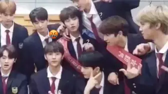 Download Video: 【THE BOYZ/中字】李贤在妈妈已经三天没打我了vs崔澯熙我是大家的好家长