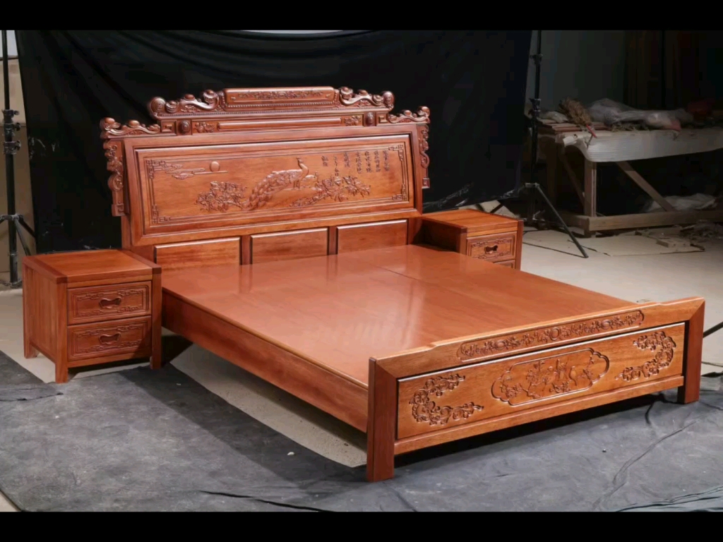 金花梨木大床