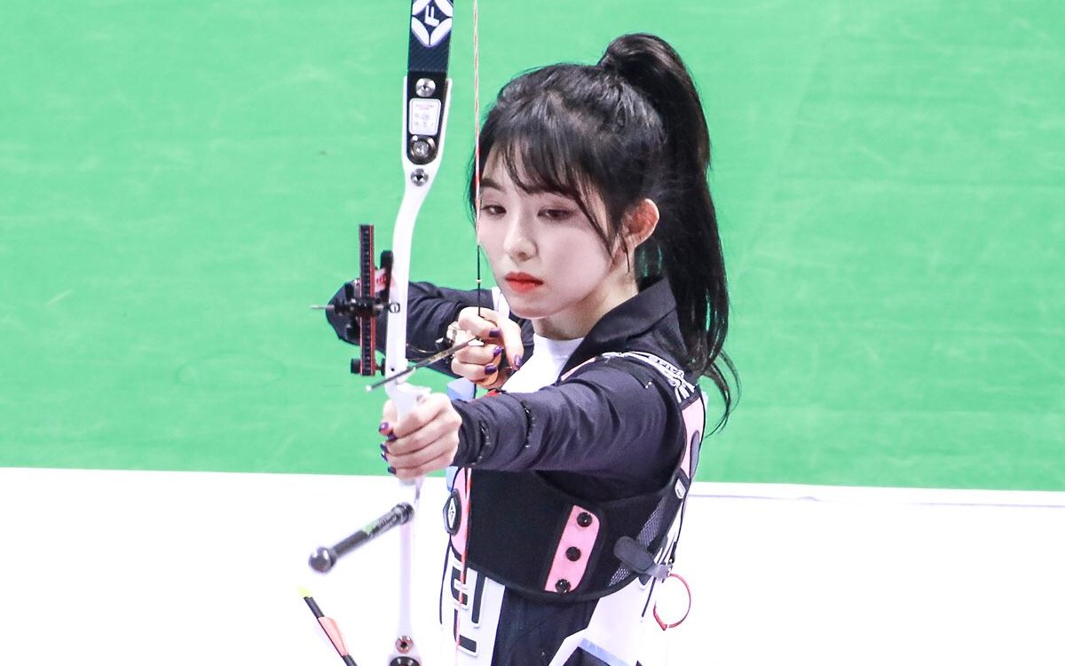 韩国美女裴珠泫射箭图片