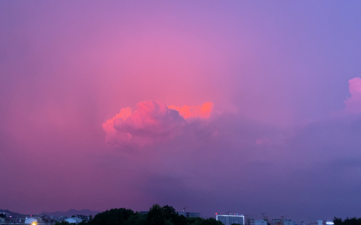 表演一个粉色发光云吧 原相机直出 无滤镜