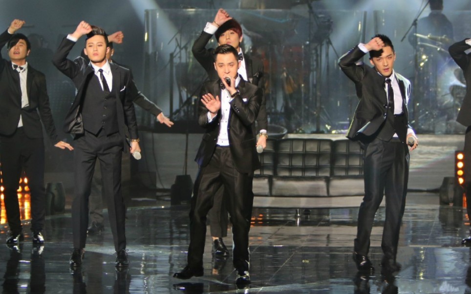 【mic男团】宿醉 我最喜欢的现场 没有之一 音悦v榜 哥几个儿穿西服是