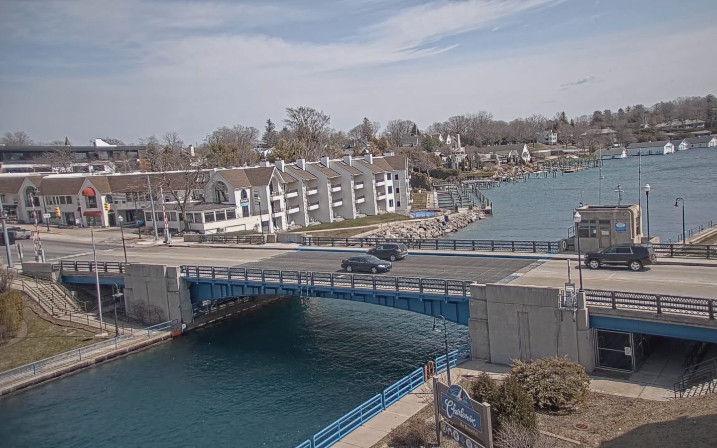 美国密歇根州沙勒沃伊-us 31–island  lake outlet bridge监控(北京