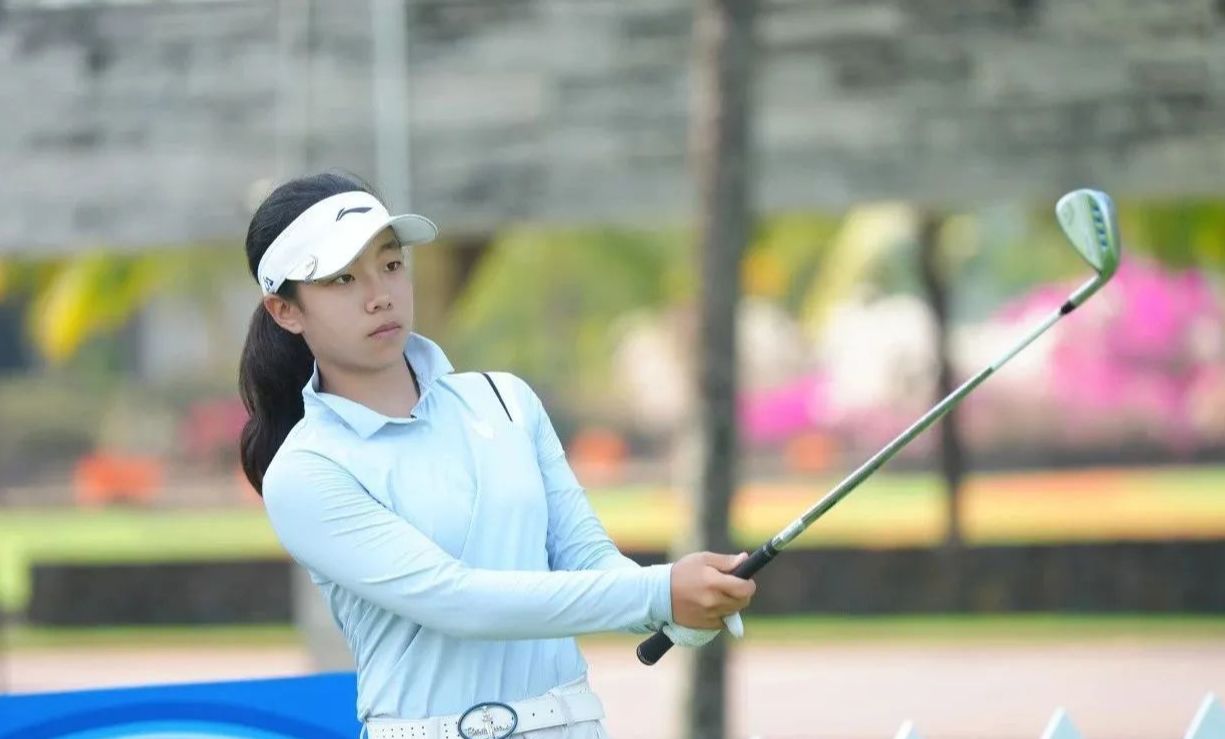 不愧是刘国梁女儿!13岁刘宇婕打成人比赛,自信沉稳完美遗传父亲