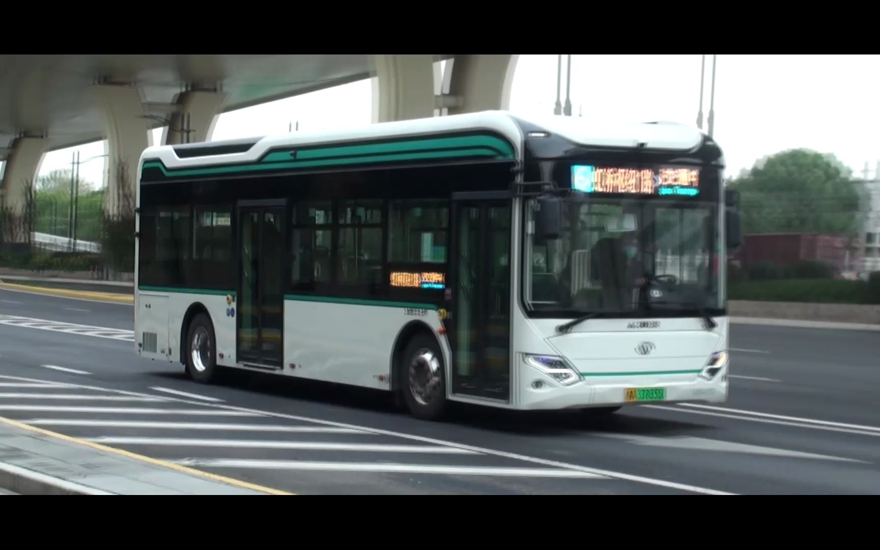 上海公交 巴士二公司 虹桥枢纽1路 w0h-0175