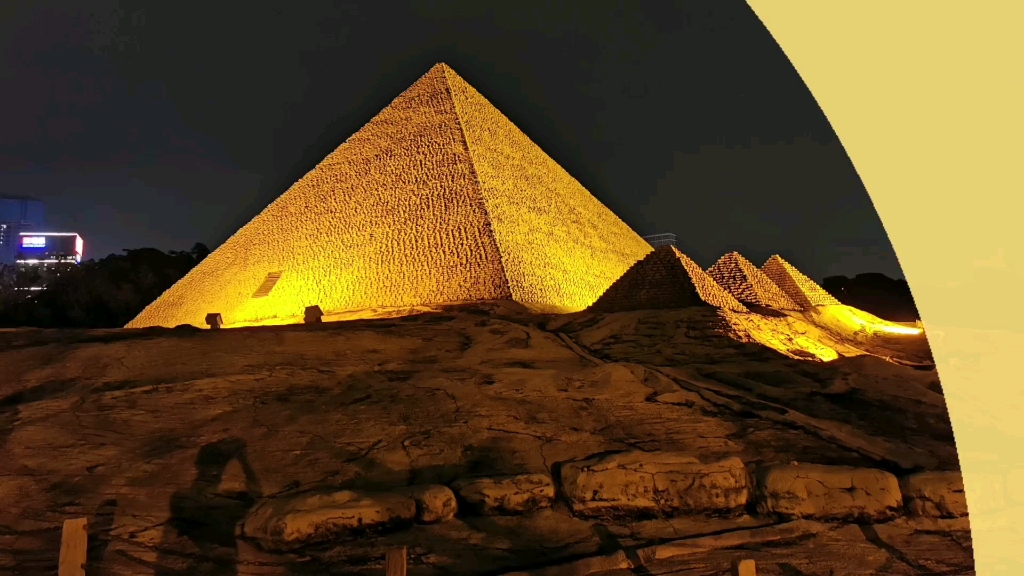 深圳世界之窗非洲区的埃及金字塔缩微景点
