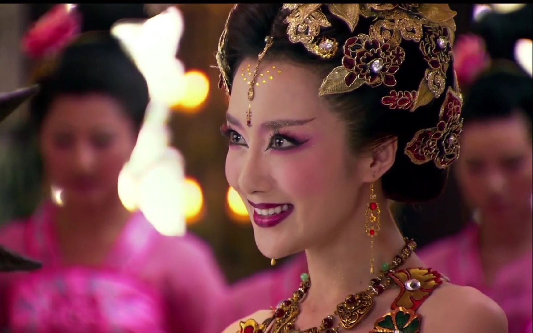 苏妲己吃了七窍玲珑果后,脱胎换骨变成了另一个模样