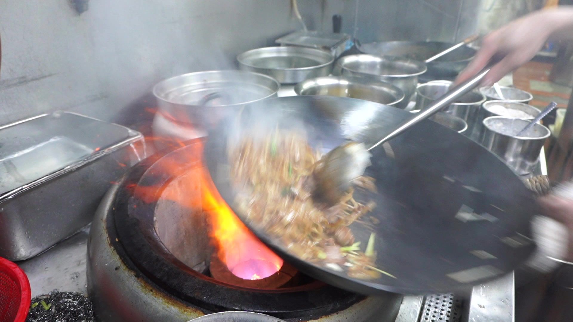 香港 经典广式【炒粉面三宝】干炒牛河/脆卜卜炒面68好吸引!
