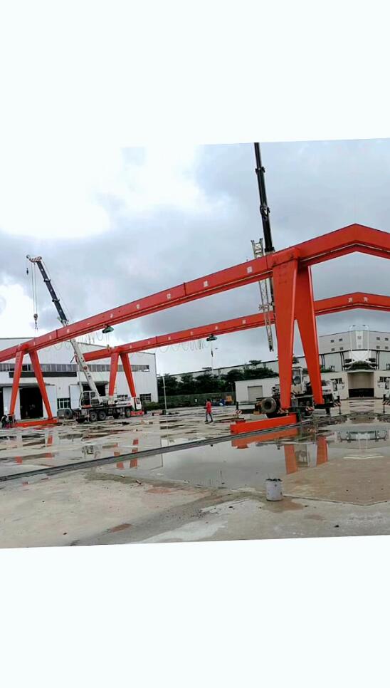 龙门起重机,运行平稳,承载力强,满足各行业的需求.