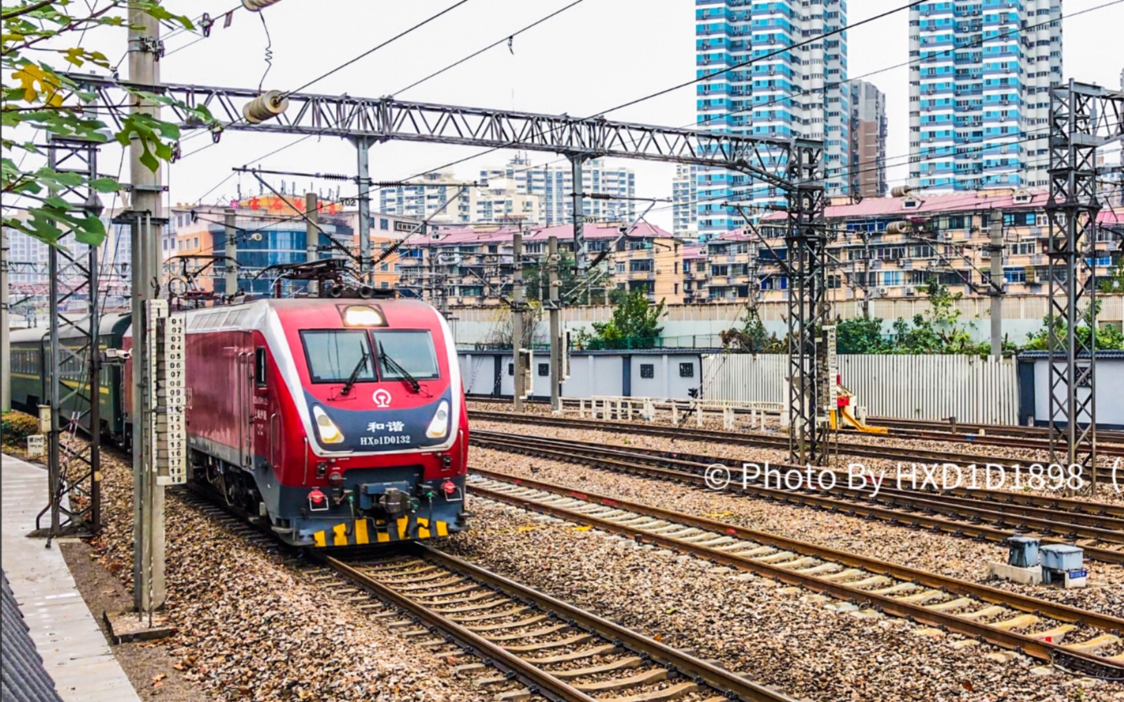 京沪线上海站进站弯道超近距离拍摄沪昆线王牌z100次列车