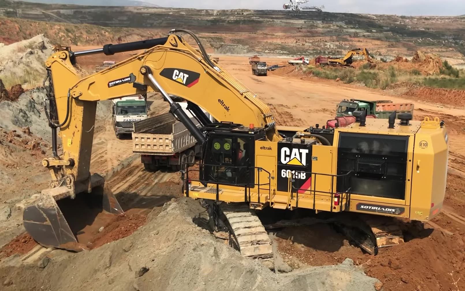 3小时cat 6015b挖掘机装车施工合集