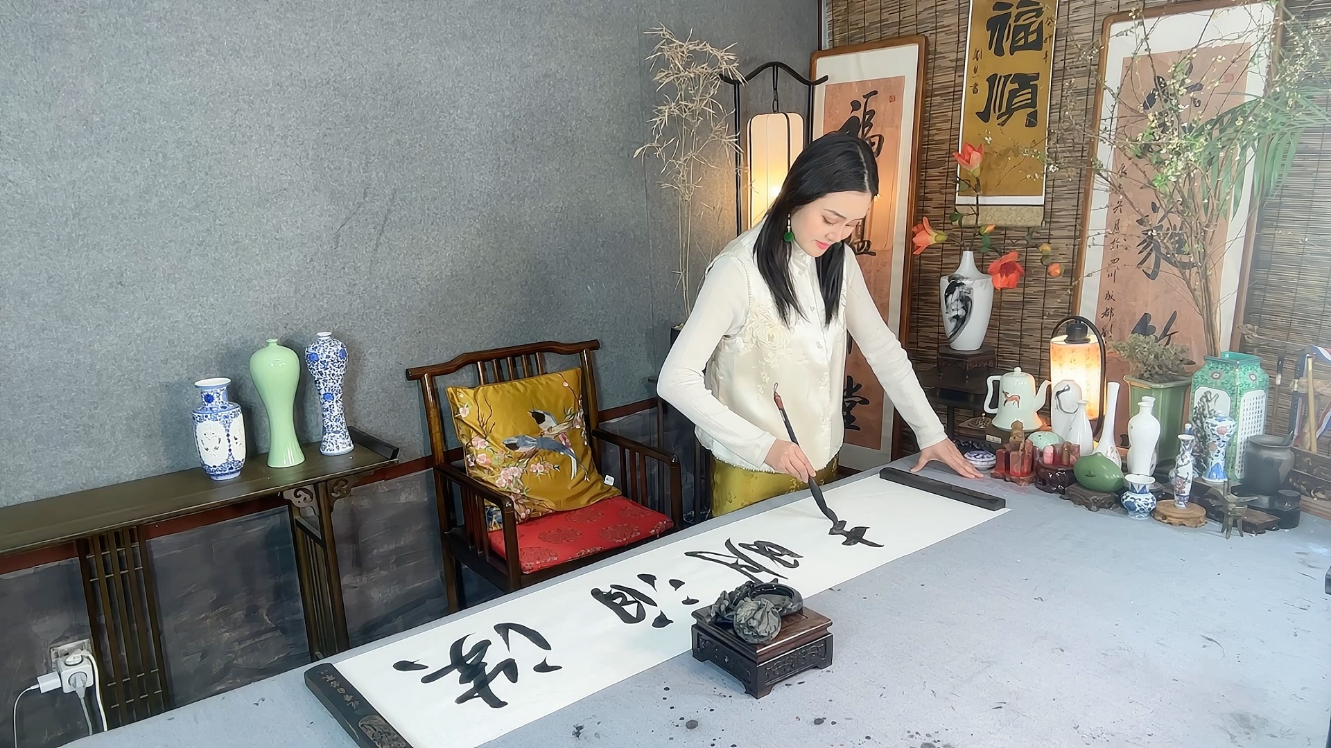 我觉得这毛笔字写得很一般,但他们都说蛮好看!你们觉得怎么样?