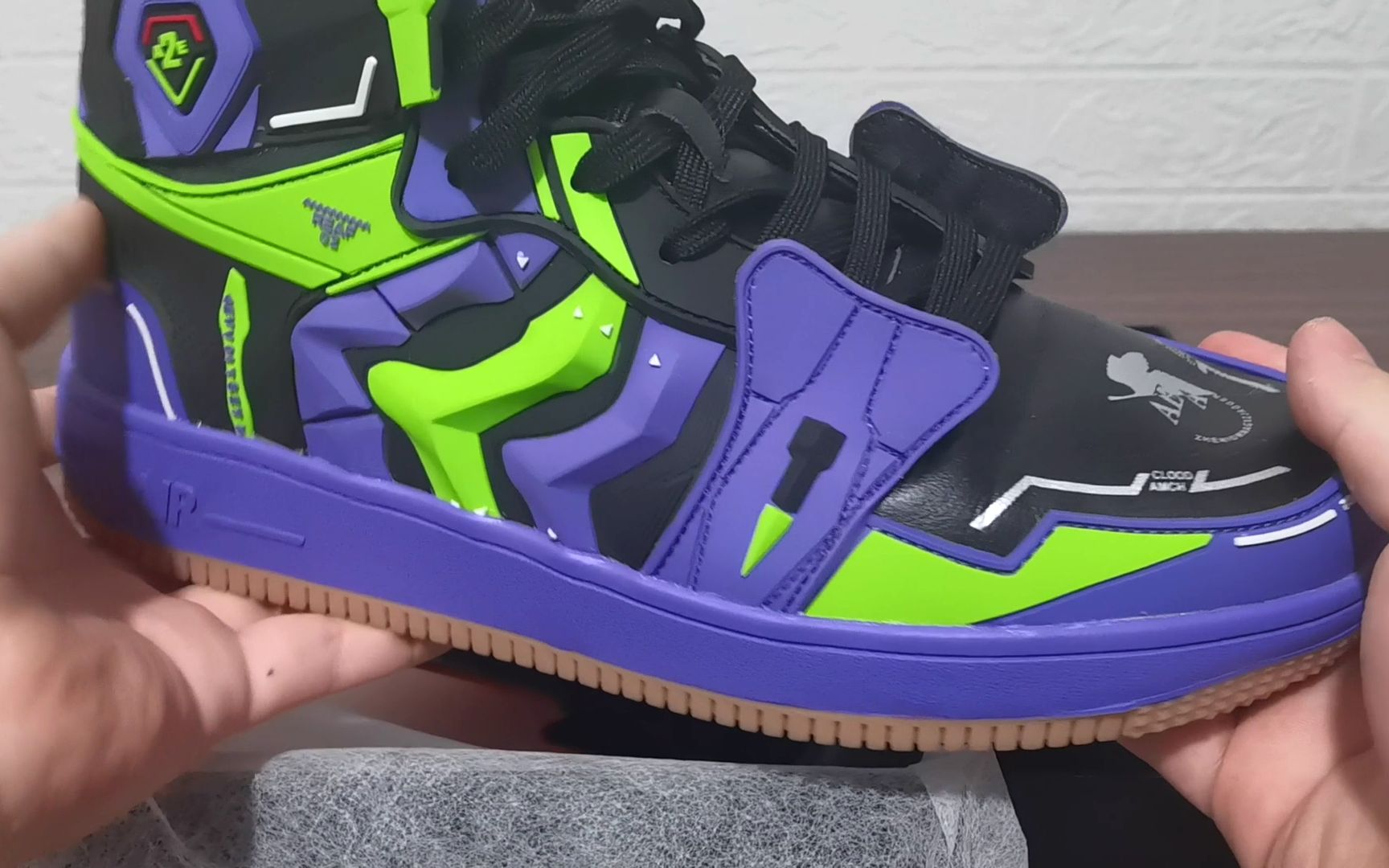 【eva】哥们做了款初号机配色的鞋子_哔哩哔哩_bilibili