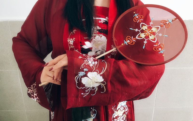 [图]【汉服开箱＋试穿 】宴山亭 花嫁