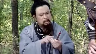 妙善好心给路边的老婆婆水喝，结果却。