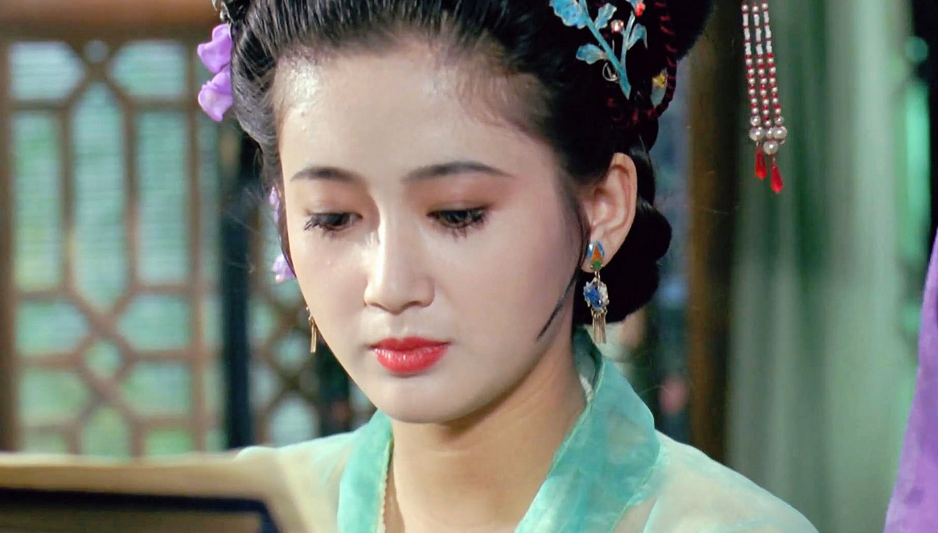 周迅出道作品,汇集了多个聊斋故事,堪称无数人的童年经典