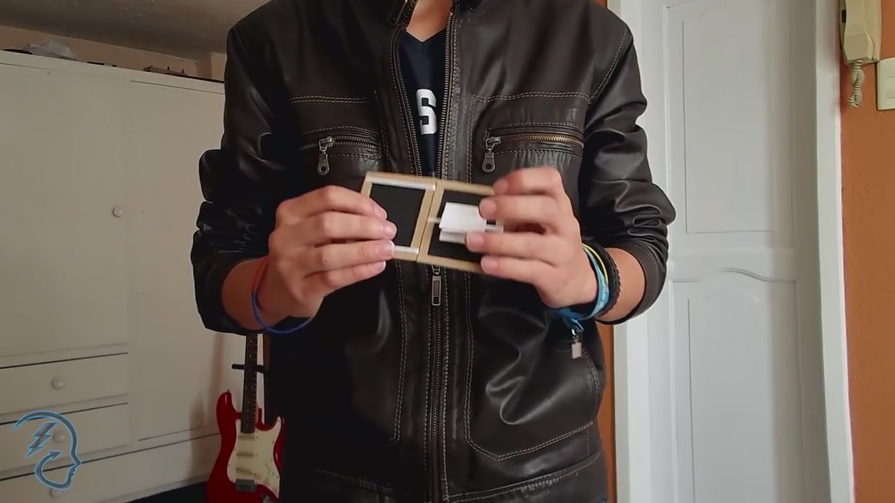 【魔术道具制作】谁都能表演的消失的硬币魔术_哔哩哔哩 (゜-゜)つロ