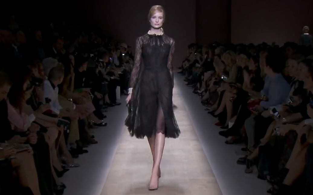 【华伦天奴 | 201314年春夏季时装秀】VALENTINO WOMENS COLLECTION SPRINGSUMMER 201314哔哩哔哩bilibili