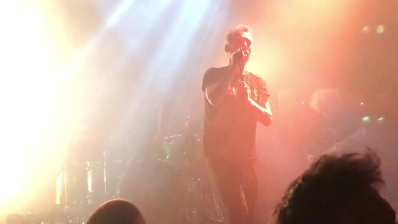 [图]The Jesus and Mary Chain - Happy When It Rains (Vicar street, Dublin 2017)