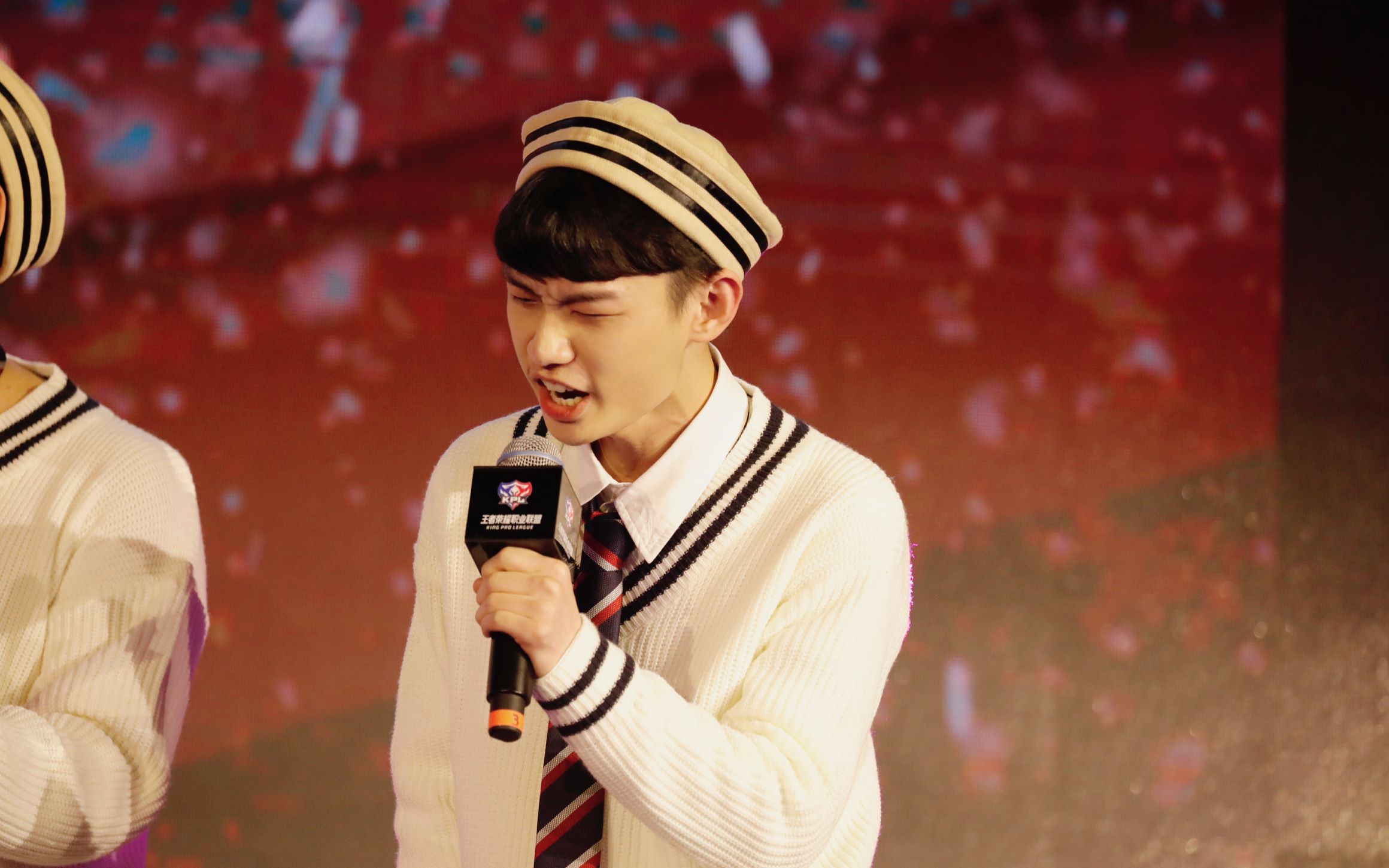 【qghappy·song】小宋《演员》简易mv