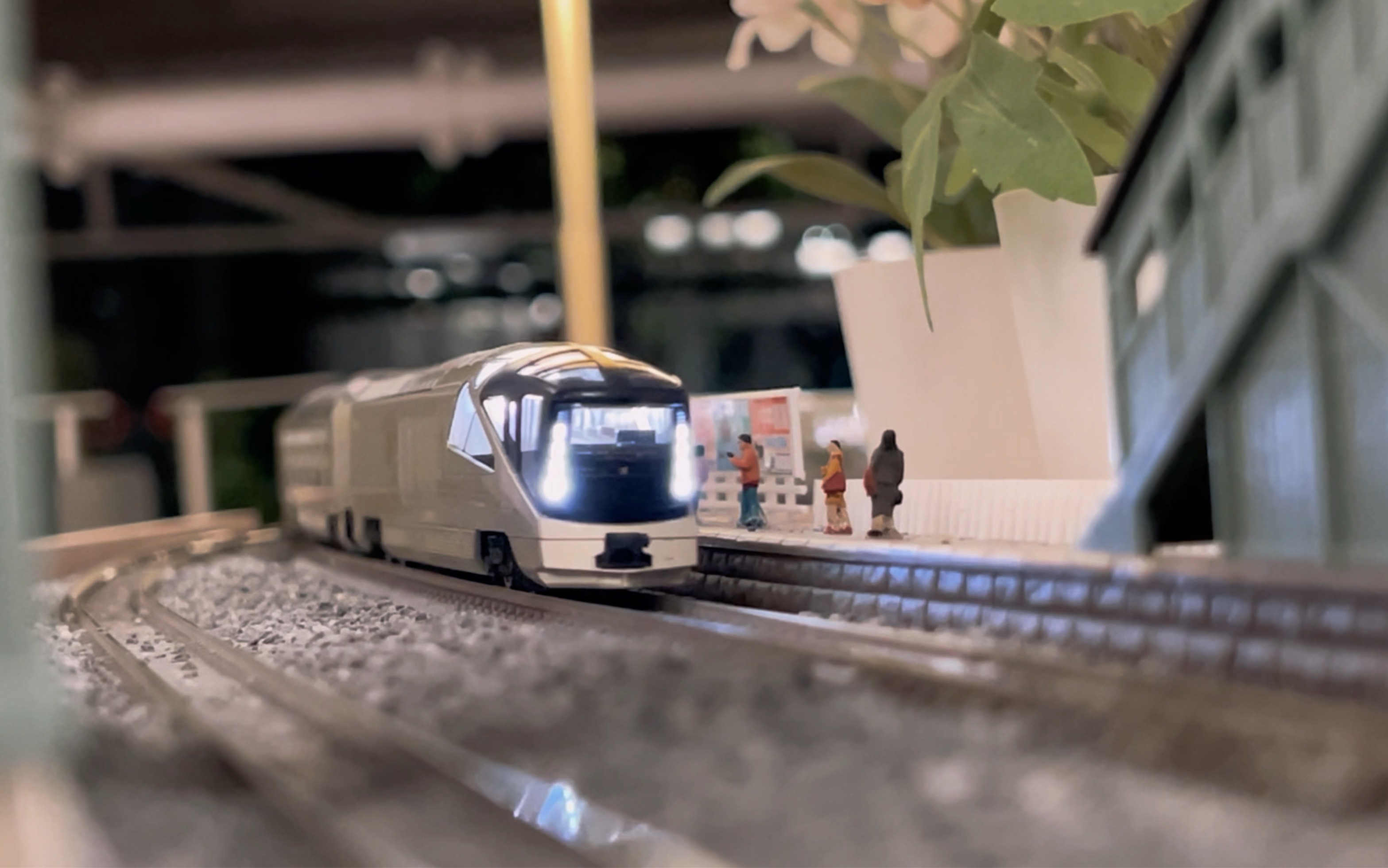 自习室里运转n比例东方快车&四季岛