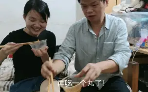 Tải video: 鸡哥有了女朋友就抛弃了我，不和我吃宵夜了，我只好买只鸡来他家里找他了