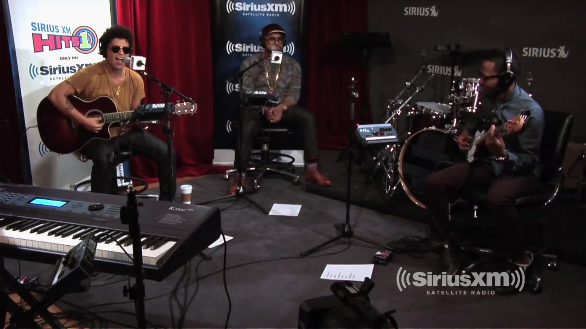 [图]Bruno Mars - Grenade [LIVE @ SiriusXM]