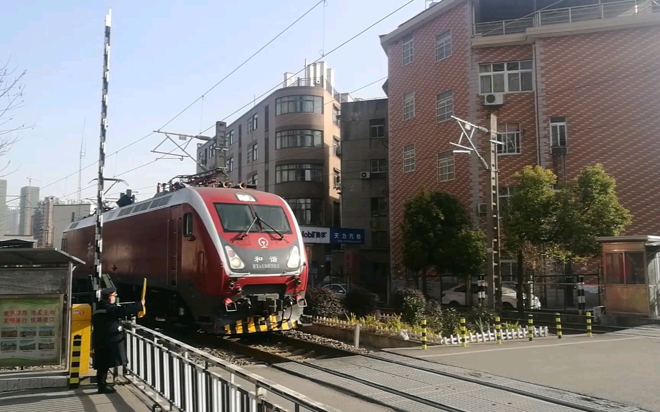 武局南段hxd1d-0305单机通过!