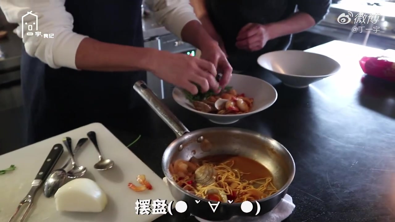 丁一宇夜食男女食譜練習海鮮雞蛋麵