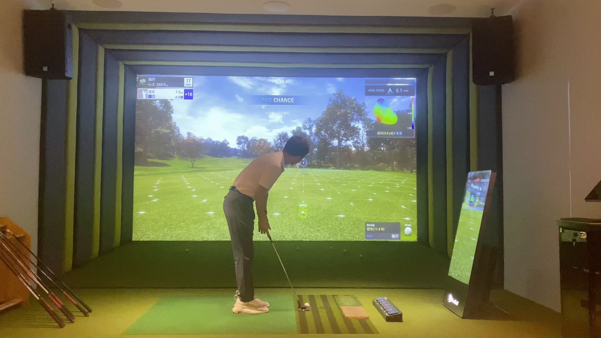 4K模拟高尔夫系统——KGOLF,搭配智能魔镜一体触摸屏机柜,操作方便、简洁大气,更彰显您的尊贵!#KGOLF #室内高尔夫 #模拟高尔夫 #4K高尔夫模...