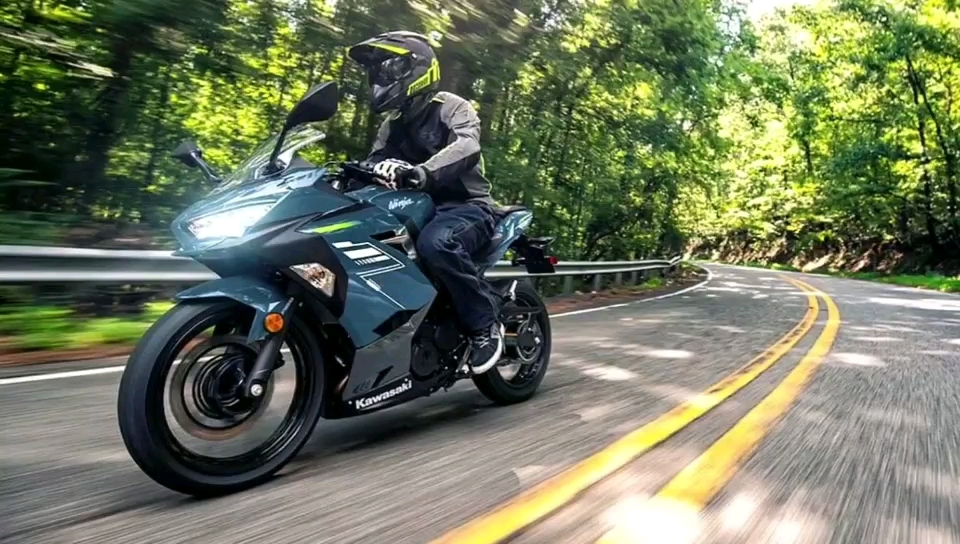 2022 川崎 ninja 400 预览  #川崎