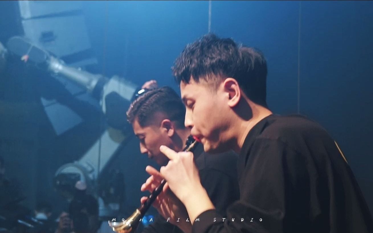 【南宁】民歌湖 震dna酒吧