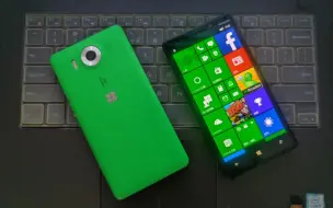 Download Video: 绿色lumia950游戏～应用自己装满，来看看效果吧！