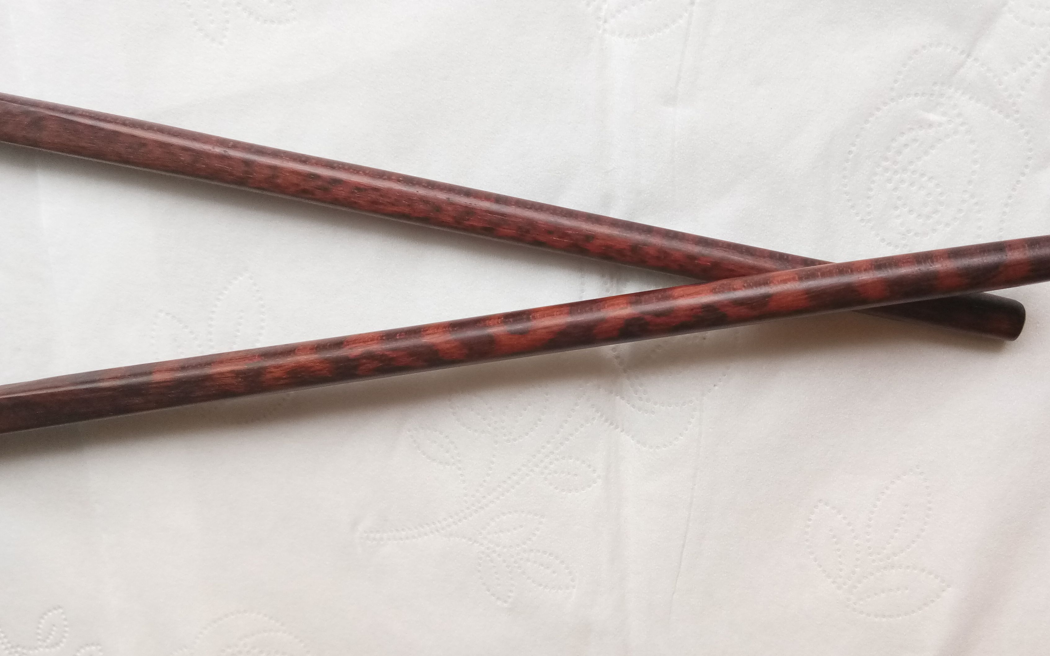 不污正业快速制作一双蛇纹木筷子