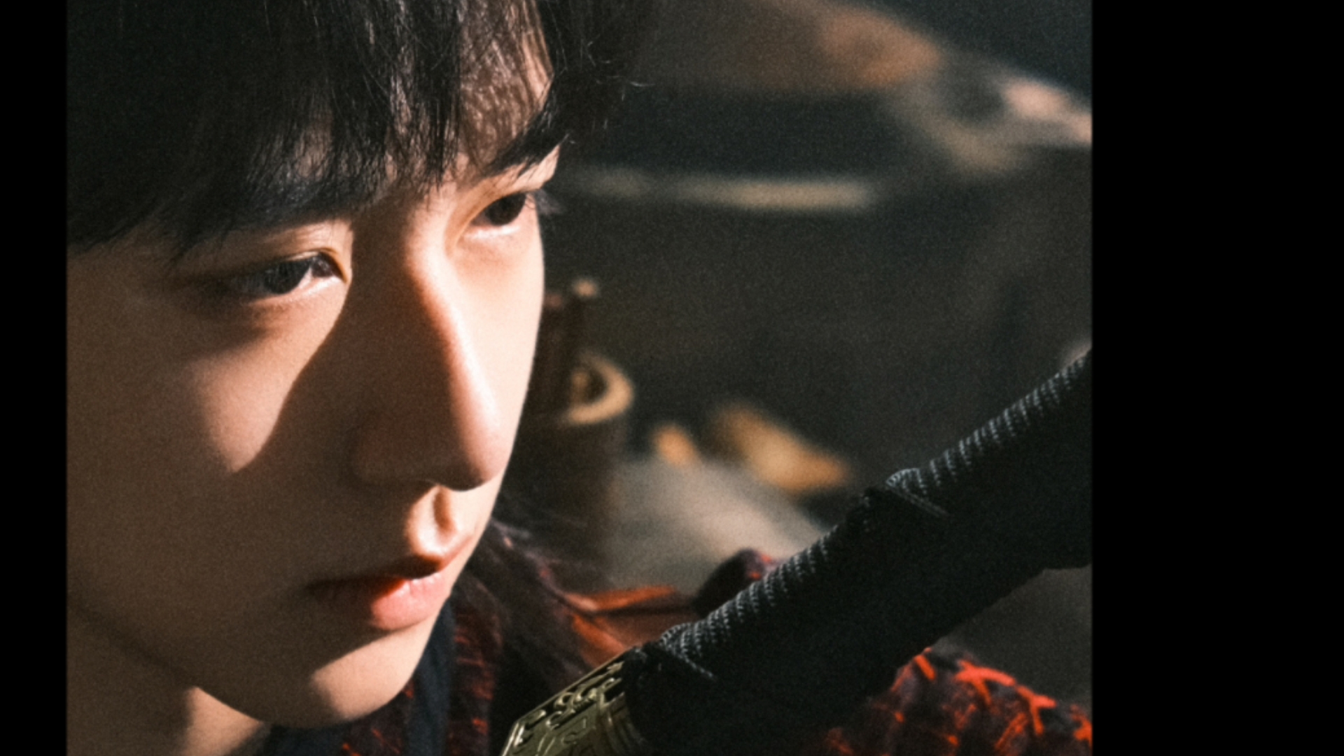 贺峻霖霖霖不说话的时候真是个清冷仙子呢