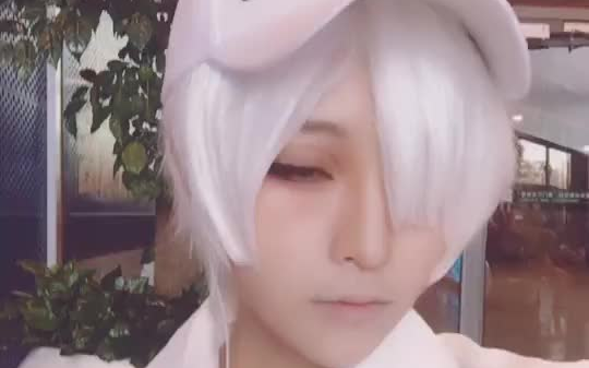 二次元cosplay,表情控制的一百分,白头发很显黑哔哩哔哩bilibili