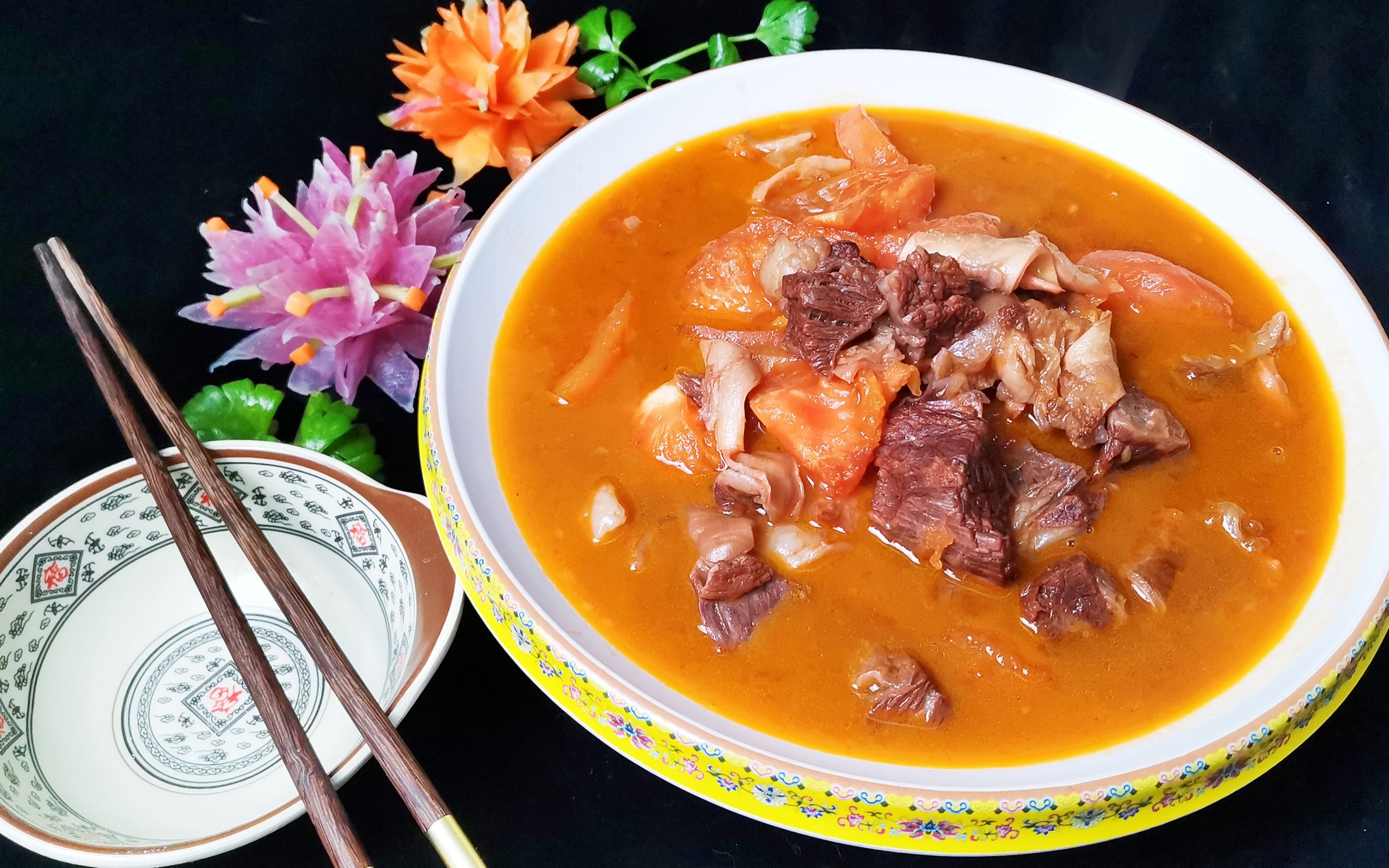 饭店的西红柿炖牛腩为什么好吃,40多年老师傅教你,汤鲜牛肉香_哔哩