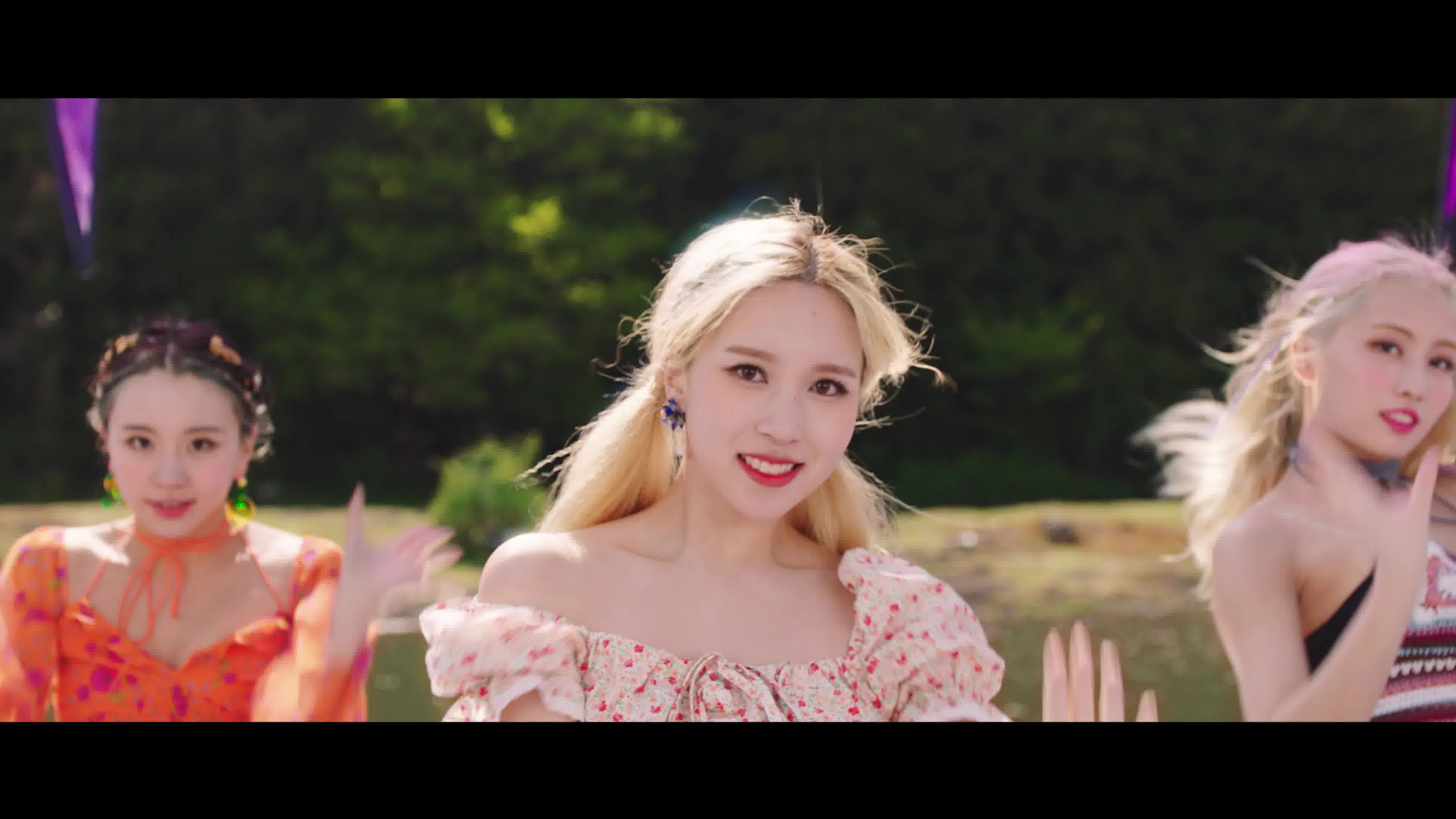 twice - more & more (4k pv)