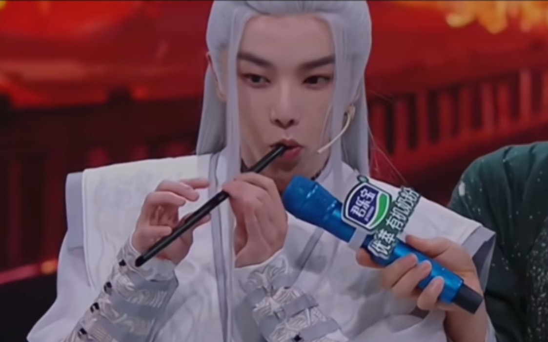 进来听华晨宇吹骨笛(吸管)!有灵气的人就是学什么都又快又好!