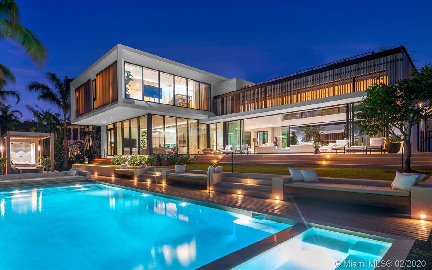 在佛罗里达州迈阿密海滩的一座一流现代滨水豪宅|1635 w 22nd st