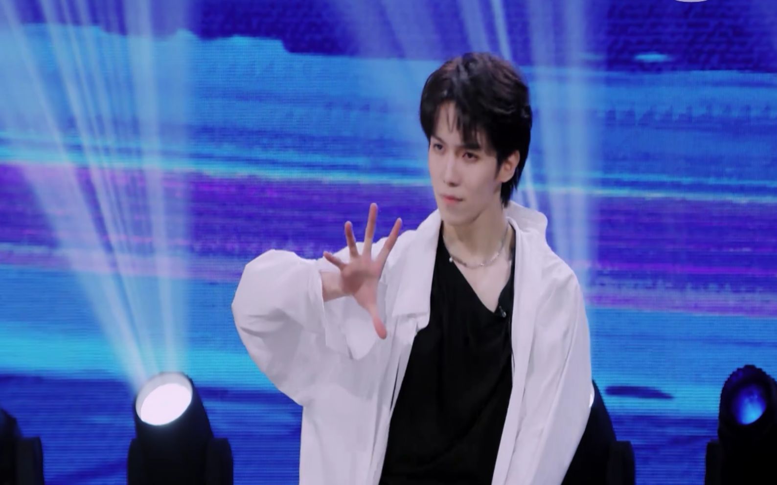 活动作品青你3罗一舟个人技获a军艺毕业擅长拆步枪曾当过外交官