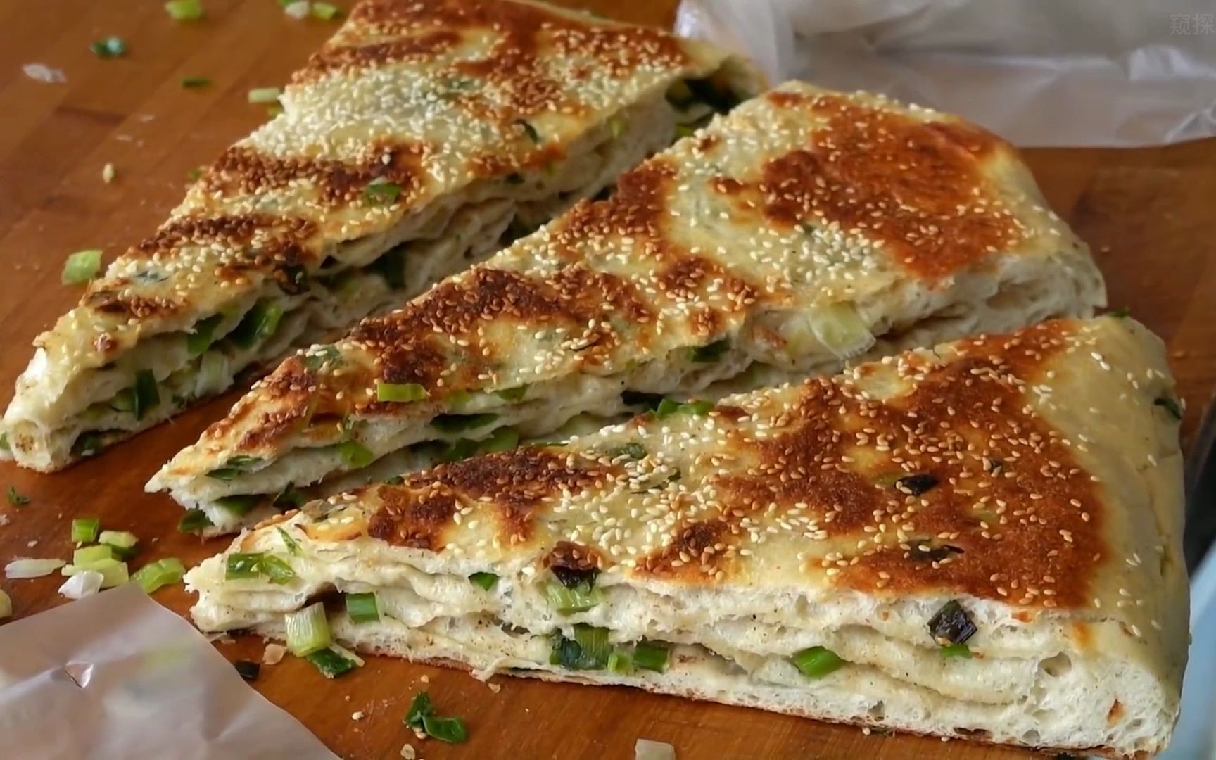 河南大叔去台湾每个葱花大饼 每个饼里都有半斤葱!