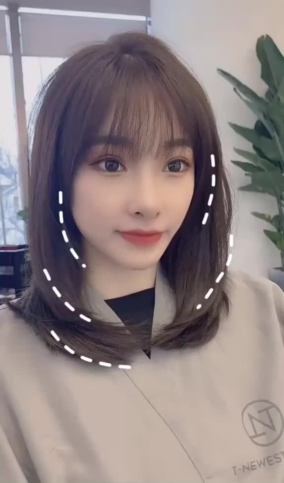 这款有喜欢的吗#锁骨初恋发 #蓬松自然好打理 #法式刘海 #小巧机灵